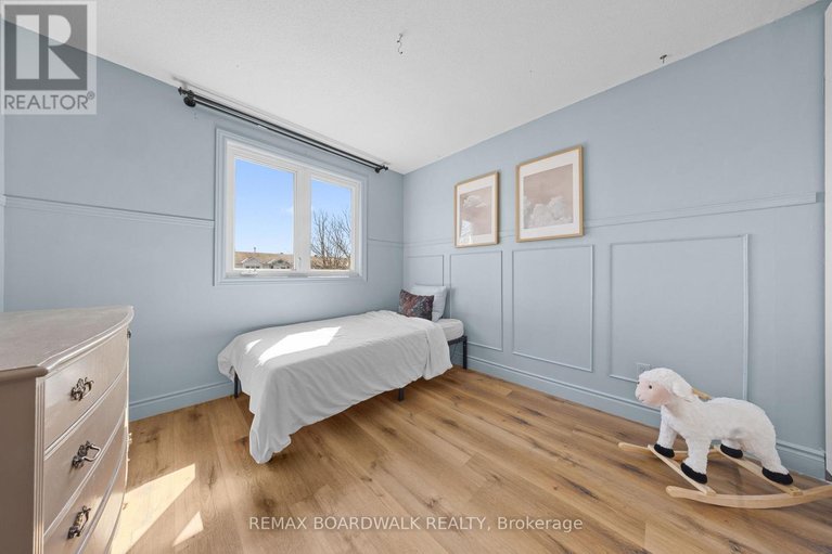 29576732/567-latour-crescent/fallingbrookgardenway-south/ottawa/ontario/K4A1P3_27