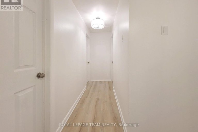 28979840/852-cummings-avenue/castle-heightsrideau-high/ottawa/ontario/K1K2L4_11