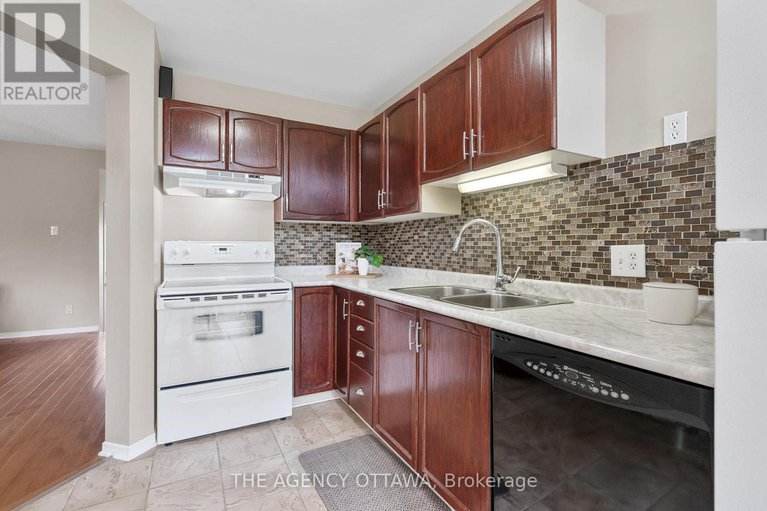 28611358/55-springcreek-crescent/bridlewood/ottawa/ontario/K2M2M2_10