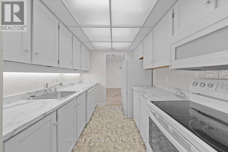 29678878/702-20-the-driveway-drive/ottawa-centregolden-triangle/ottawa/ontario/K2P1C8_4