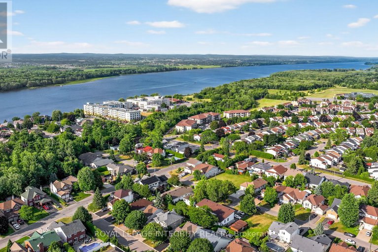 29023134/924-beauchamp-avenue/hiawatha-parkconvent-glen/ottawa/ontario/K1C3A8_14