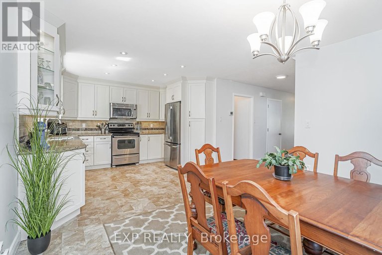 28799326/6084a-vineyard-drive/convent-glen/ottawa/ontario/K1C2M5_12