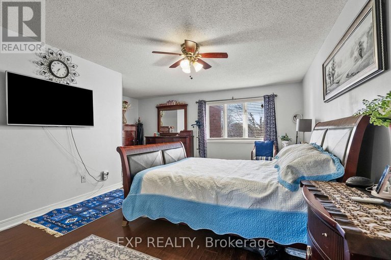 29638664/1582-blohm-drive/hunt-club-park/ottawa/ontario/K1G5K4_23