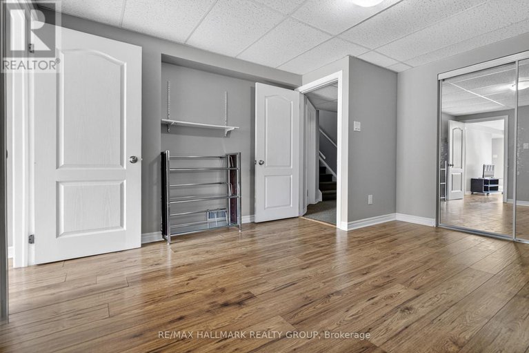 29338988/1354-gaultois-avenue/chateauneuf/ottawa/ontario/K1C3G6_23