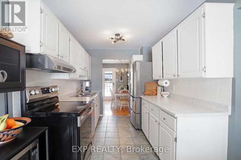 29406077/39-barra-avenue/glencairnhazeldean/ottawa/ontario/K2L2R9_15