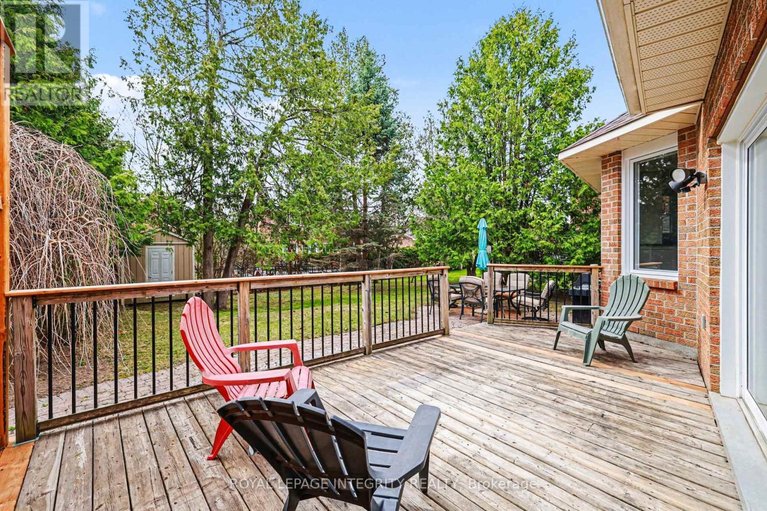 29677915/4-pinecone-trail/stittsville-central/ottawa/ontario/K2S1E1_32
