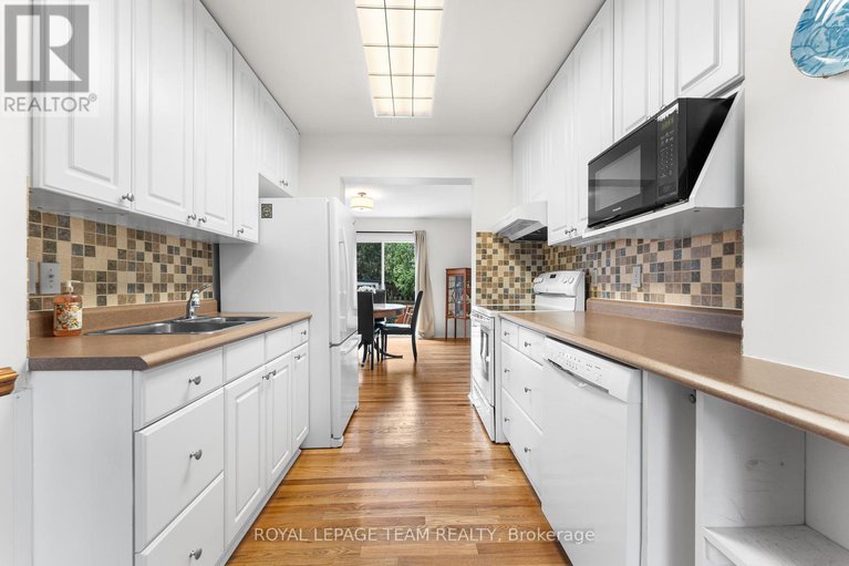 28234836/107-melanie-crescent/glencairnhazeldean/ottawa/ontario/K2L2E4_26