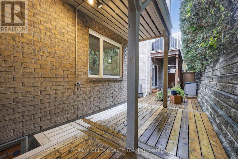 28970170/63-highwood-private/viscount-alexander-park/ottawa/ontario/K1K4X6_25
