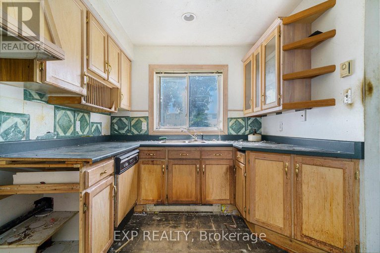 28577160/4e-39-woodvale-green/craig-henrywoodvale/ottawa/ontario/K2G4G8_10