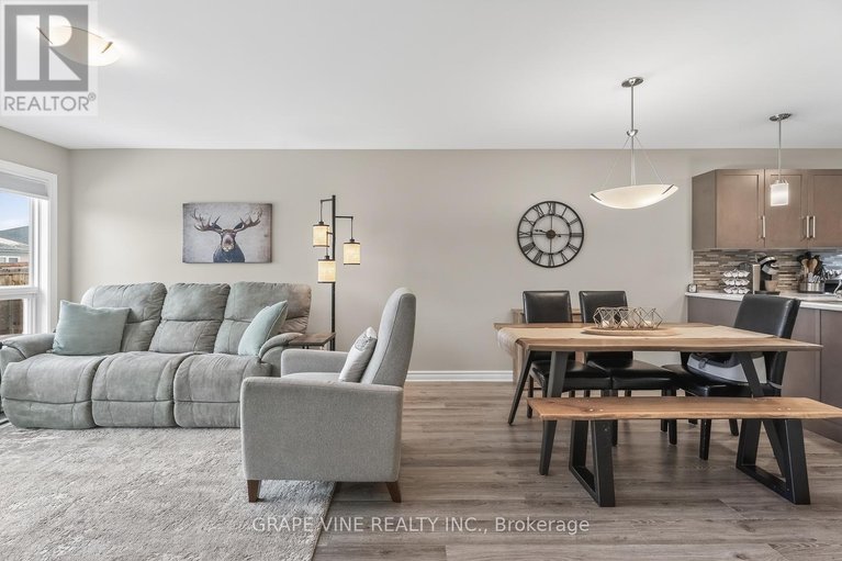 29484450/923-leishman-drive/mississippi-mills-ramsay-twp/mississippi-mills/ontario/K0A1A0_26