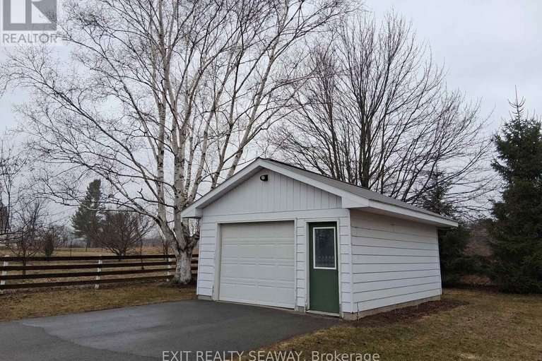 29541382/5514-county-road-16-road-n/iroquois/south-dundas/ontario/K0E1K0_6