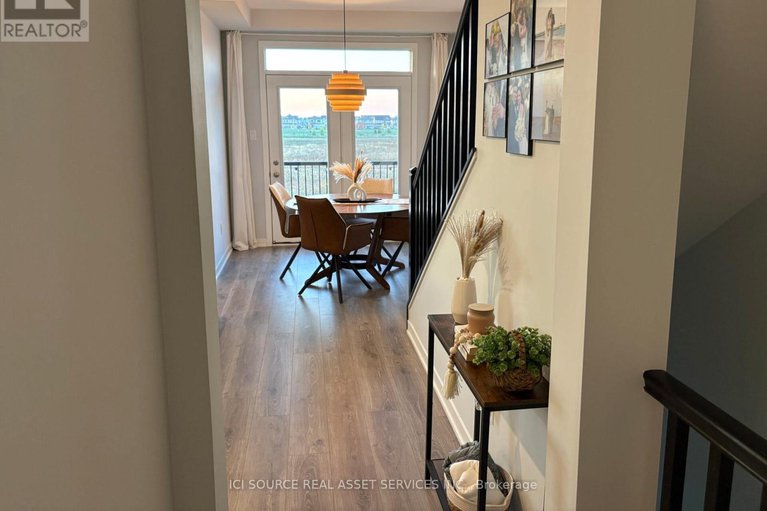 29263044/617-quilter-row/goulbourn-twp-from-franktown-rdsouth-to-rideau/ottawa/ontario/K0A2Z0_9