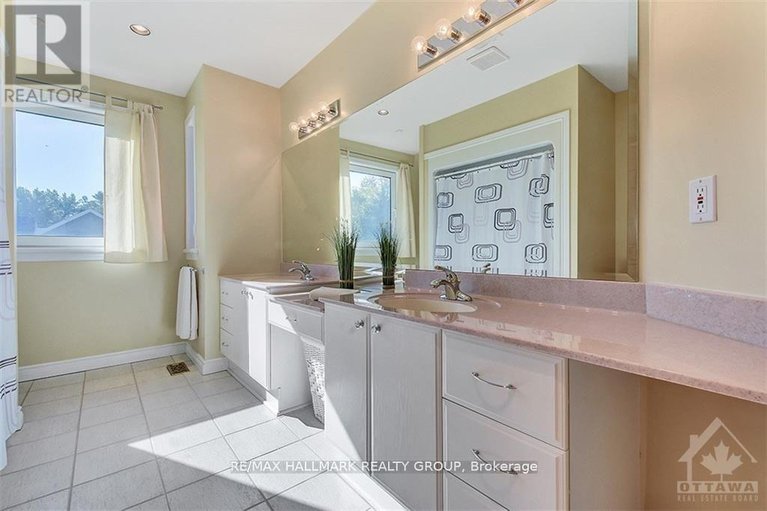 29662785/100-delong-drive/rothwell-heights/ottawa/ontario/K1J7E1_21