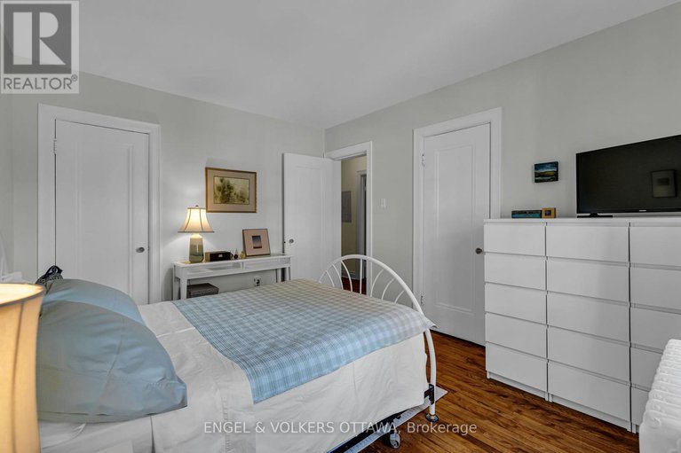 28296351/2-433-besserer-street/sandy-hill/ottawa/ontario/K1N6B9_17