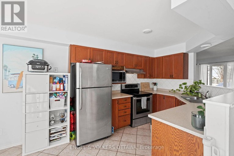 29678244/783-nesting-way/fallingbrookgardenway-south/ottawa/ontario/K4A3X6_11