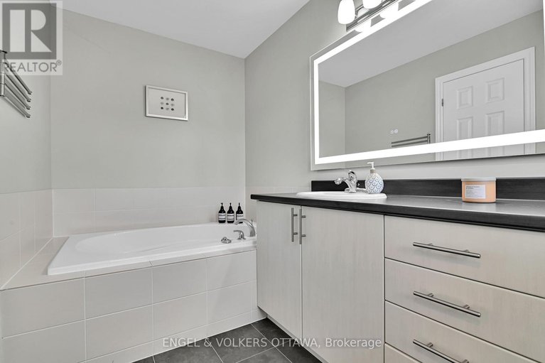 28940714/123-waterfern-way/avalon-east/ottawa/ontario/K4A0T4_22