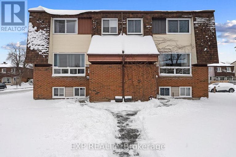 29415579/52-44a-woodvale-green/craig-henrywoodvale/ottawa/ontario/K2G4H4_1