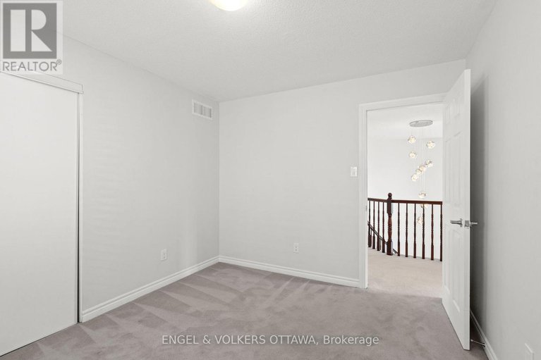 28721536/531-bretby-crescent/cedargrovefraserdale/ottawa/ontario/K2J5P9_25