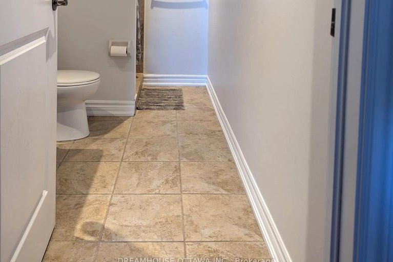 29057967/107-1490-heron-road/heron-gate/ottawa/ontario/K1V6A5_15