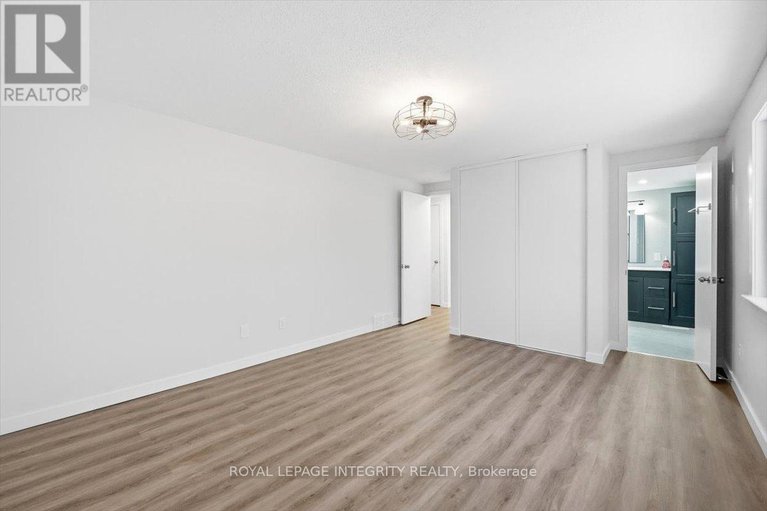 29214221/809-vinette-crescent/chatelaine-village/ottawa/ontario/K1E1X1_20