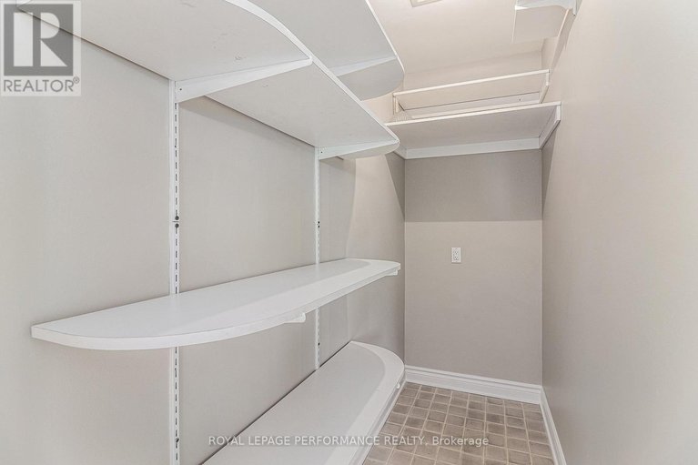 29115346/301-1480-riverside-drive/riverview-park/ottawa/ontario/K1G5H2_19