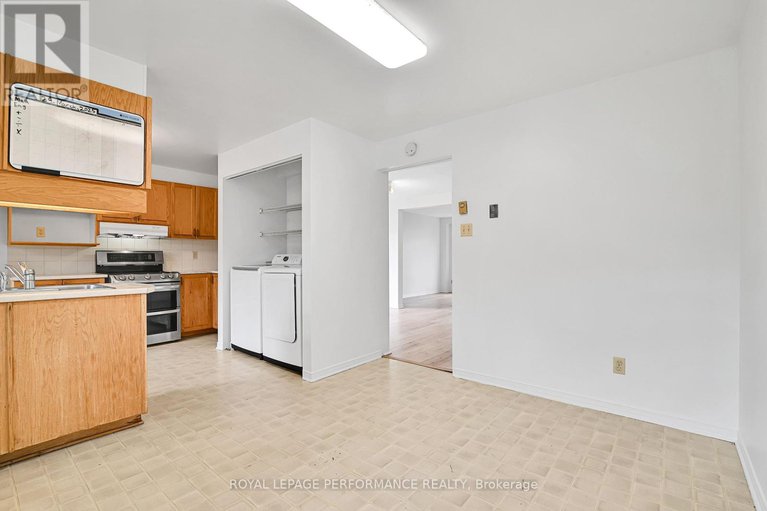 28371665/17-1838-summerfields-crescent/chapel-hill/ottawa/ontario/K1C7B7_15