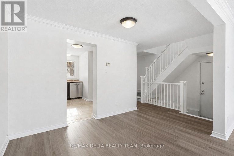 29339118/7877-jeanne-darc-boulevard-n/orleans-wood/ottawa/ontario/K1C2J1_10