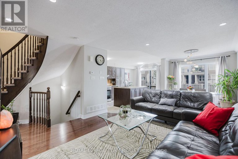 28687111/121-mancini-way/strandherd/ottawa/ontario/K2J5X3_10