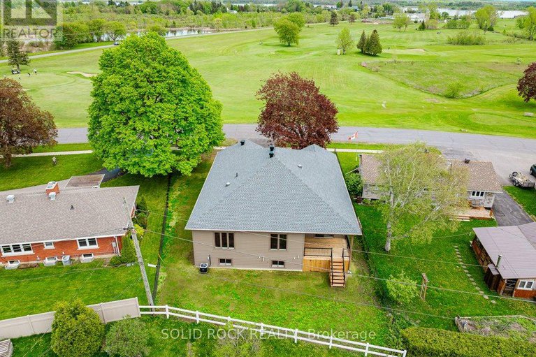 28351753/30-lakeview-drive/iroquois/south-dundas/ontario/K0E1K0_4