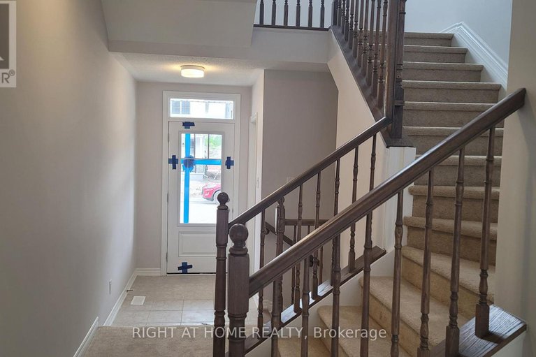 29048181/713-perseus-avenue/half-moon-bay/ottawa/ontario/K2J3V5_6