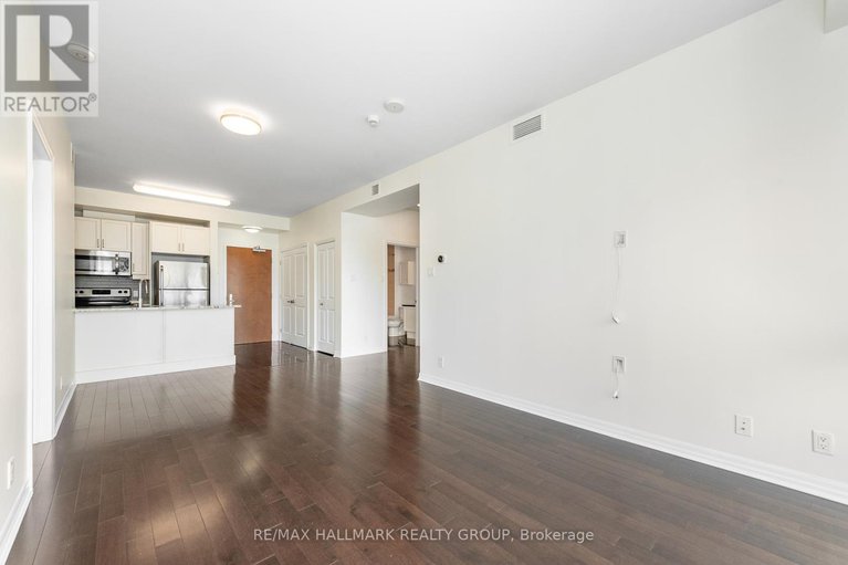 28537362/ph1-2702-242-rideau-street/sandy-hill/ottawa/ontario/K1N0B7_19