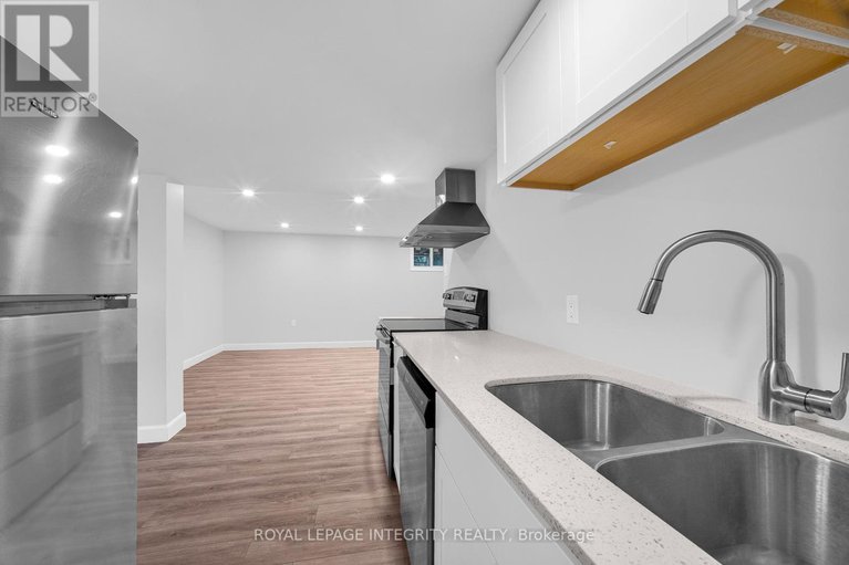 28649206/18-sullivan-avenue/meadowlandscrestview/ottawa/ontario/K2G1T3_34