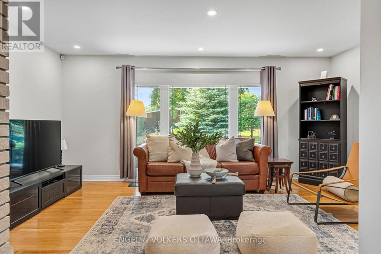 28842366/1800-devlin-crescent/playfair-park/ottawa/ontario/K1H5T6_12