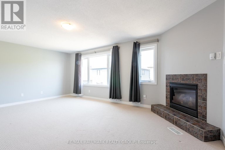 28706824/217-fountainhead-drive/mer-bleuebradley-estatesanderson-park/ottawa/ontario/K1W0C2_21
