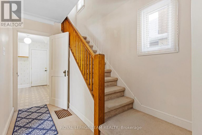 29327358/242-fairmont-avenue/civic-hospital/ottawa/ontario/K1Y1X9_17