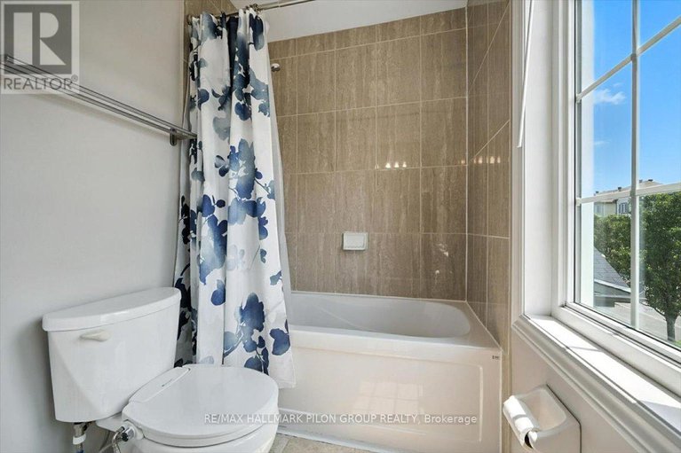 28557149/129-sunshine-crescent/notting-hillsummerside/ottawa/ontario/K4A0V3_17