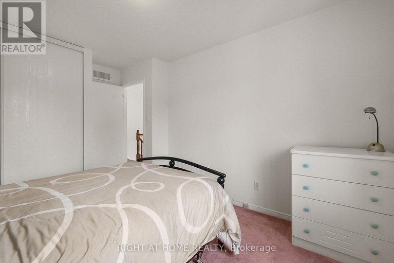 28515655/77-flowertree-crescent/emerald-meadowstrailwest/ottawa/ontario/K2M2R7_31