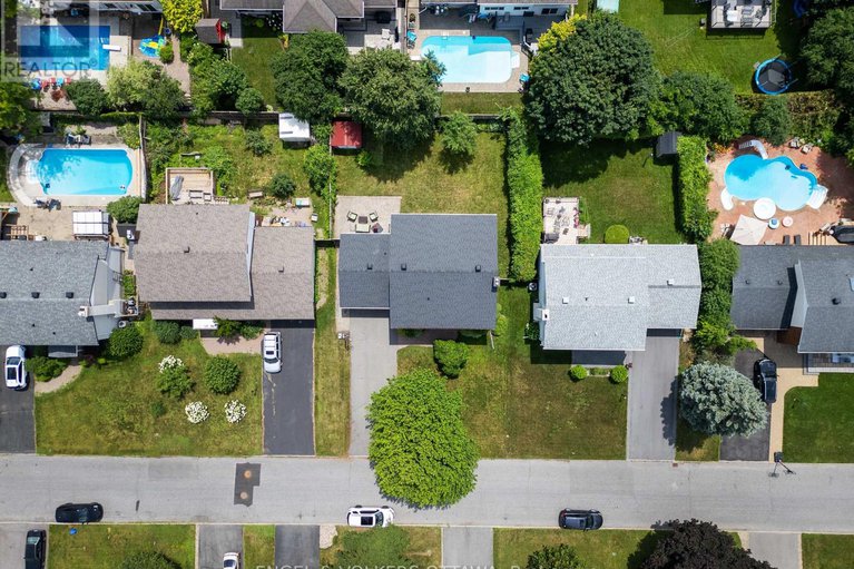 28814595/97-queensline-drive/bruce-farmgraham-parkqualicumbellands/ottawa/ontario/K2H7J6_34