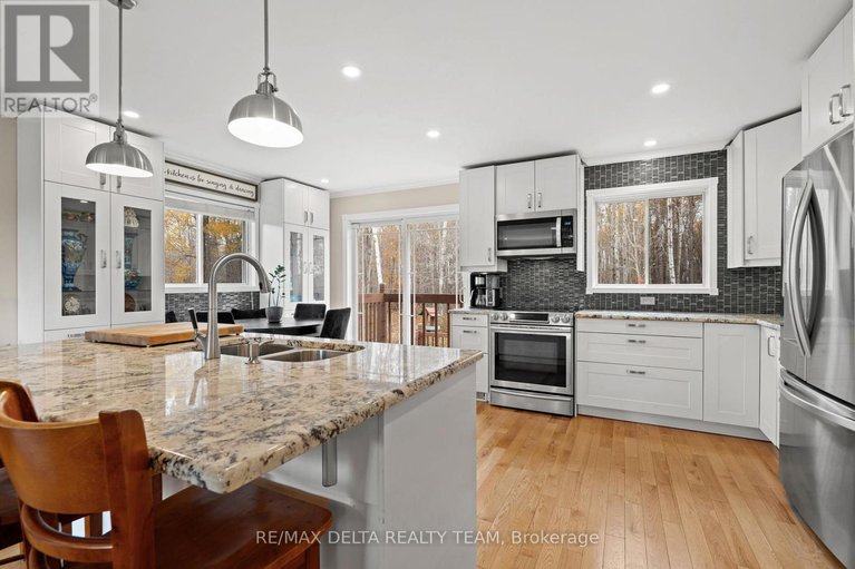 29027836/1099-des-erables-court/clarencerockland-twp/clarence-rockland/ontario/K4K1K9_9