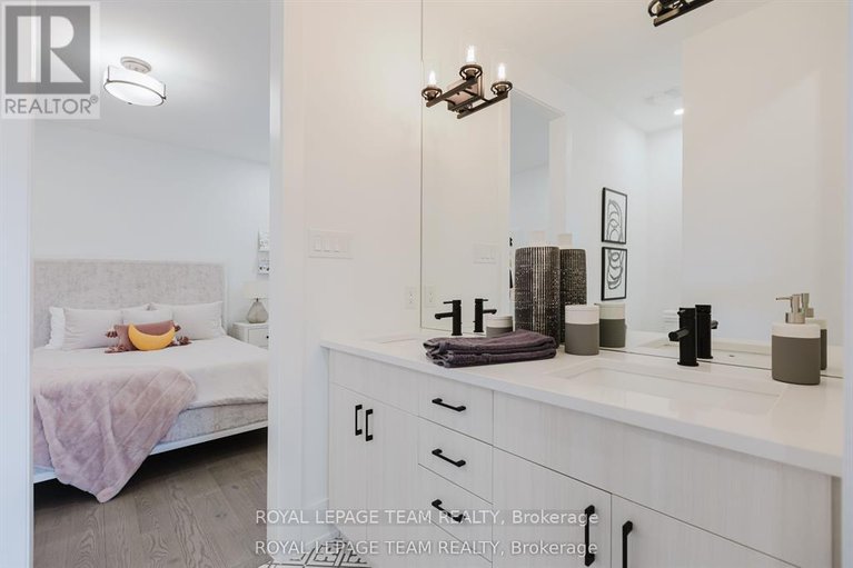 29025439/709-tincture-place/morgans-grantsouth-march/ottawa/ontario/K2K1X7_17