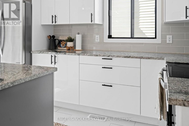 29436861/6346-beausejour-drive/chateauneuf/ottawa/ontario/K1C3J8_11