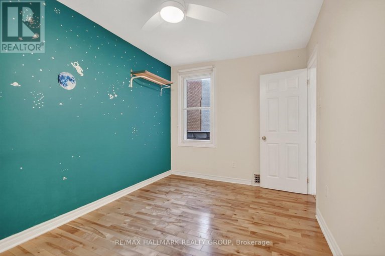 29423662/4-lower-charlotte-street/lower-town/ottawa/ontario/K1N8K1_22