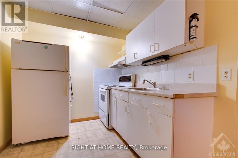 27968976/6078-rivercrest-drive/chapel-hill/ottawa/ontario/K1C5R2_24