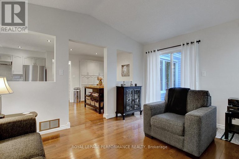 29090639/32-parklands-avenue/village-of-russell/russell/ontario/K4R1A2_24