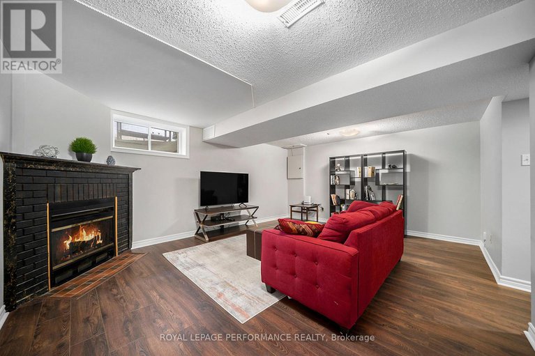28992405/29-hummingbird-crescent/cedargrovefraserdale/ottawa/ontario/K2J3A5_17