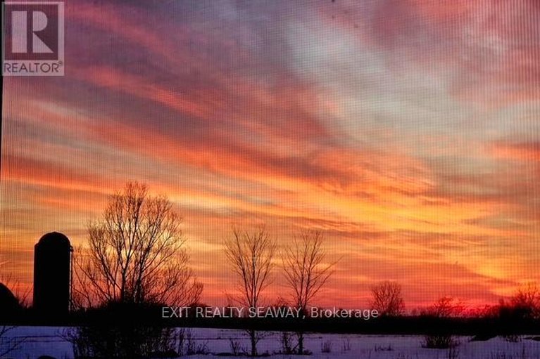 29385962/16825-county-rd-15-road/moose-creek/north-stormont/ontario/K0C1W0_2