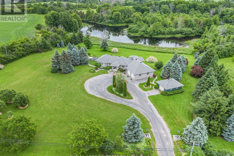 28599636/2124-cty-rd-18-road-s/north-grenville-twp-kemptville-south/north-grenville/ontario/K0G1J0_4