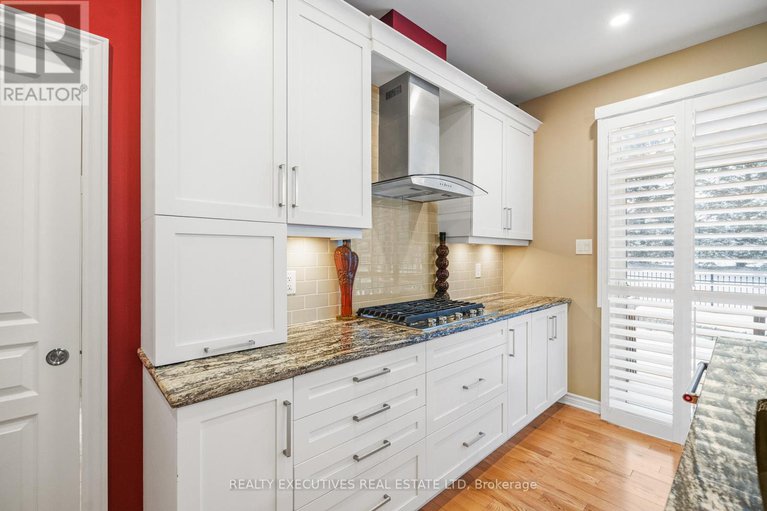 29266311/90-magnolia-way/north-grenville-twp-kemptville-south/north-grenville/ontario/K0G1J0_13