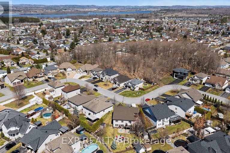 29645045/212-jasper-crescent/town-of-rockland/clarence-rockland/ontario/K4K0A3_42