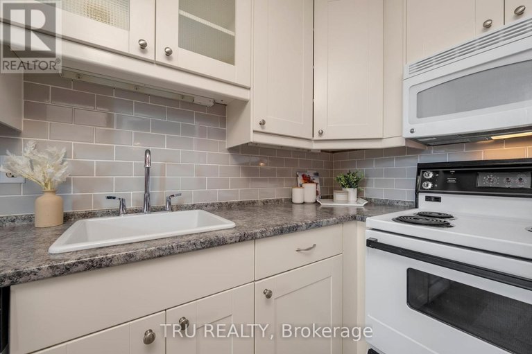 29555386/308-1-rosamond-street-e/almonte/mississippi-mills/ontario/K0A1A0_28